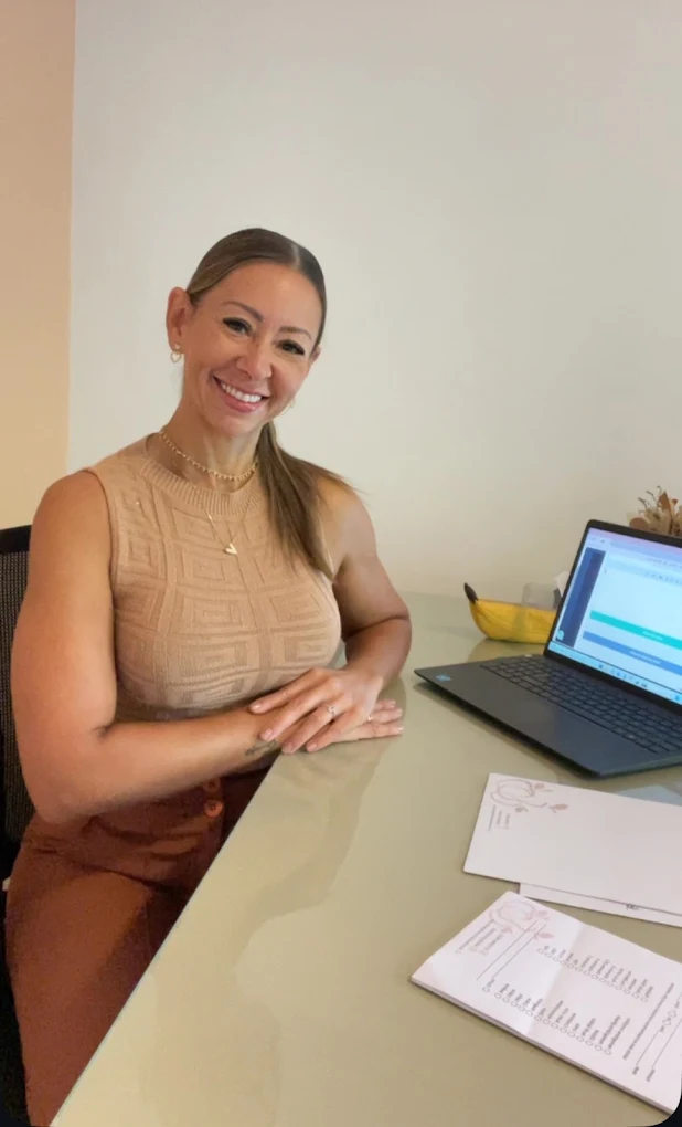 Ana Lazuroz no consultório